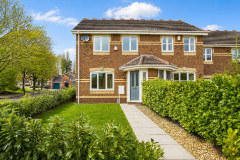 A three bedroom, two bathroom end terrace in the quite but popular St. Annes, just moments from the picturesque banks of the River Avon and less than three miles from Bristol City Centre. Offered unfu