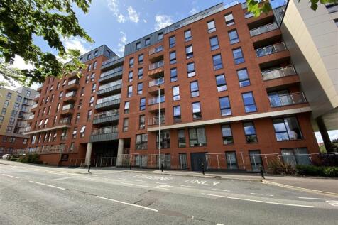 ** DEPOSIT FREE OPTION AVAILABLE ** Available Immediately. Furnished. This impressive corner aspect apartment occupies a third floor position within a modern waterside development on the banks of the