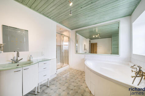 d8a3d54f9eda4bb6ab27579b400e5db9