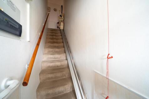 21 Aneurin Bevan Court-13.jpg