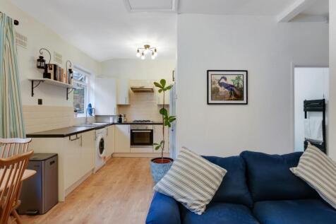 14-bd62JHPropWorld - 3, 7 Sydenham Avenue - 16.jpg