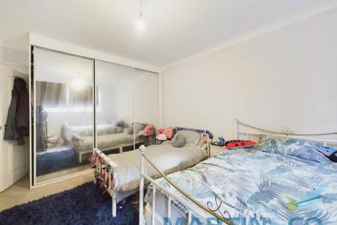 CAM01870G0-PR0156...