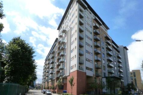 Available SEPTEMBER - Philip James Partnership are proud to present this spacious one bedroom apartment on the 11th floor located in the heart of Salford Quays at the XQ7 development, the apartment be