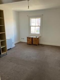 Living/Bedroom Area
