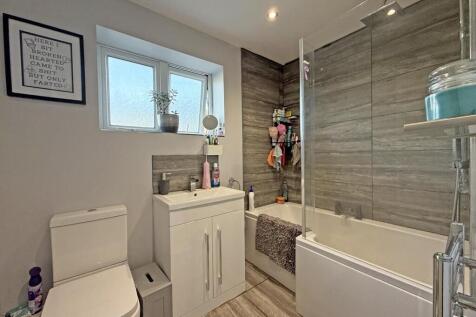 Coppice Gardens 3 - Bathroom.jpg