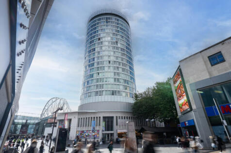 A well-presented furnished studio apartment set on the sixth floor of the iconic Rotunda building, right in the heart of Birmingham city center. This bright and efficiently designed studio flat offers