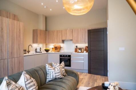 Southsea Show Flat HR-46.jpg