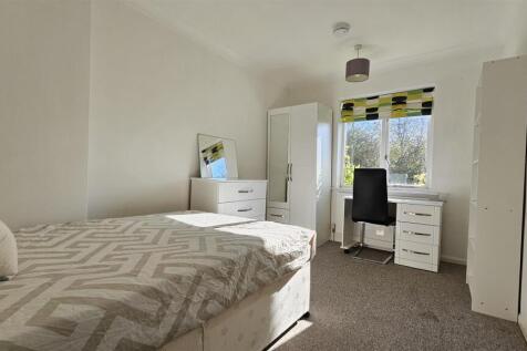 Room 3, 7 Perne Avenue
