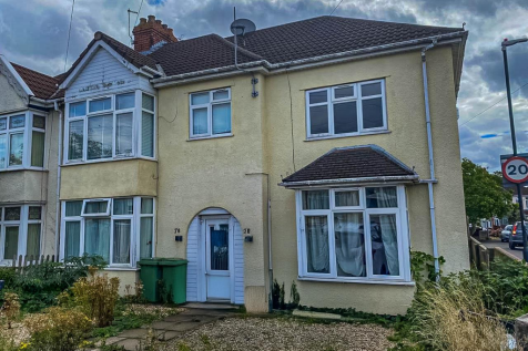 * AVAILABLE 31.7.2026 * WELL PRESENTED UNFURNISHED/PART FURNISHED FLAT WITH PARKING! Jeffrey Ross & The Property Outlet are delighted to offer to the rental market this two bedroom garden flat. The ac