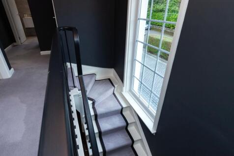 4 bed, 3 bath Detached in Glasgow - Photo 48