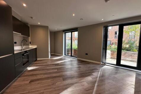 A well-presented apartment situated within the sought-after Springwell Gardens development, offering modern city living in a highly convenient location close to Leeds City Centre.
