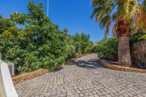 Moncarapacho-Estate-plot-private