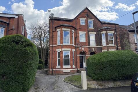 This recently refurbished one bed top floor apartment is sure to suit those seeking high quality furnished accomodation just a short walk from Burton Road's vibrant bars, restaurants & the Metrolink.