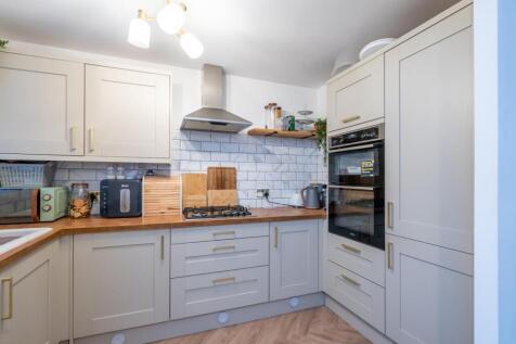 Kitchen (2).jpg