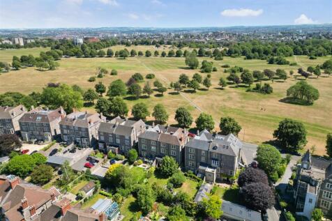 8 bed, 2 bath Semi-Detached in Bristol - Photo 17