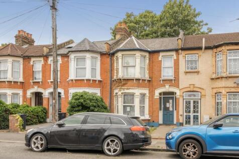 3 bed terraced house for sale Cobham Road, Ilford