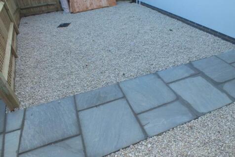 3HM - Front Courtyar