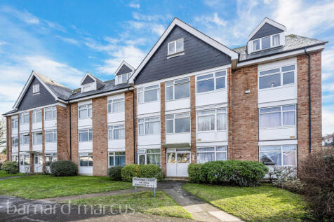 A spacious 2 double bedroom apartment located in Cheam, with great parks like Nonsuch Park and Cheam Park. There are a number of schools including Nonsuch High School, Cheam High School and many prima