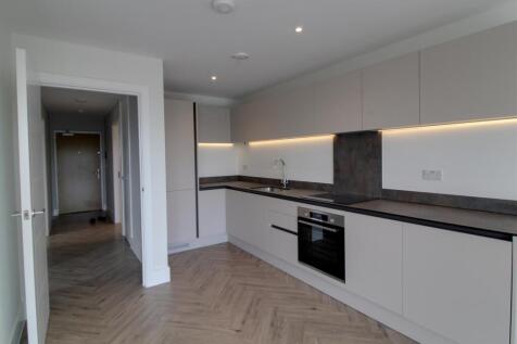 Ian Gibbs are delighted to offer this stunning, luxury two-bedroom top floor apartment in Zest House, N9. Available Mid September. This beautiful apartment boasts a spacious reception area, modern kit