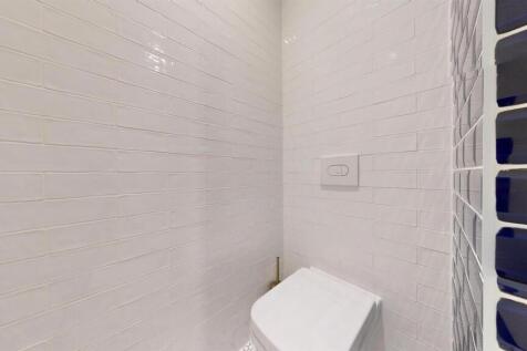 Second bathroom - For Sale - E14
