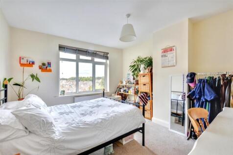 Bedroom One (2).jpeg