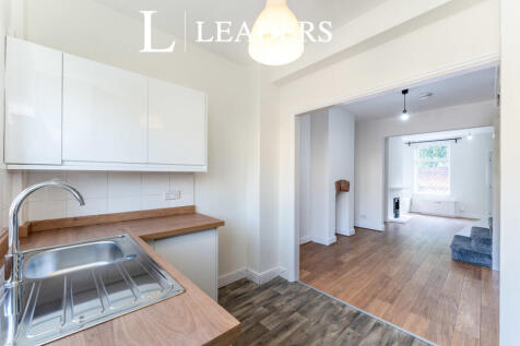 Kitchen/ Dining Room