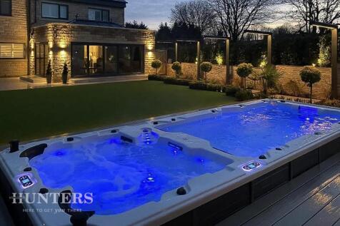 Swim Spa/Hot Tub