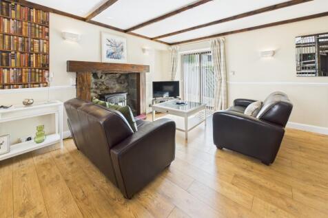 CAM03185G0-PR0115-STILL001