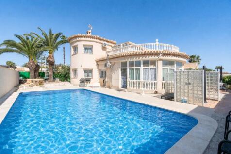 Playa Flamenca Villa on large plot of 500m2 with private pool