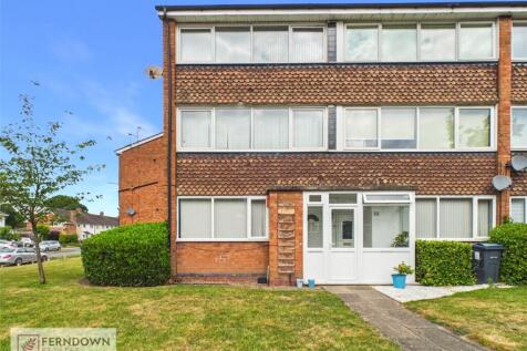 **DEPOSIT FREE OPTION AVAILABLE** Situated in the popular area of Tile Cross, this well-presented two-bedroom maisonette offers comfortable and practical living, making it an excellent choice for prof