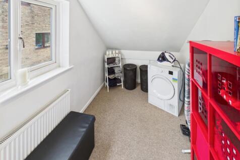 CAM04233G0-PR0021-STILL041