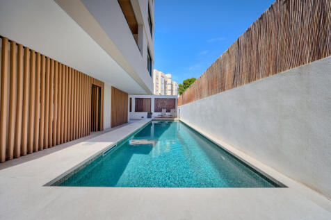 Community pool