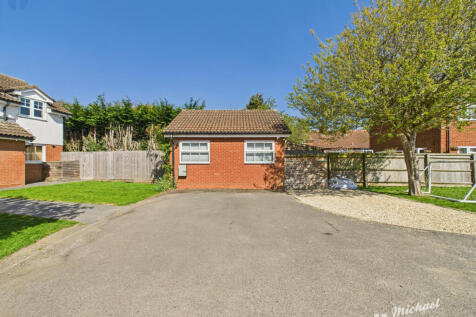 CAM03218G0-PR0602-STILL015