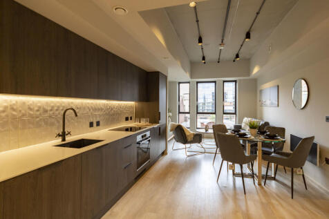 The apartments in SETL are carefully considered, with spacious, contemporary interiors. Everything is finished to a high standard, with quality appliances and materials that are both beautiful and dur