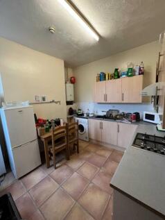 5 Bedroom Semi-Detached in M14 6UY
