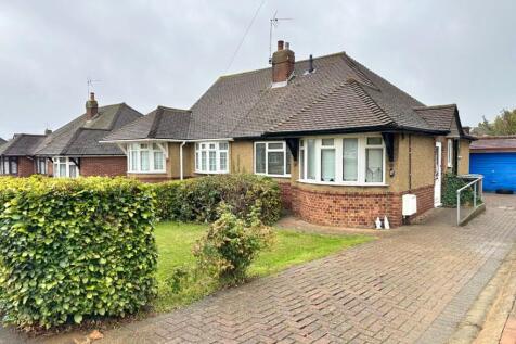 2 Bedroom Semi-Detached in LU2 8AE