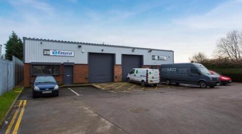 Distribution Warehouse to rent in leeds