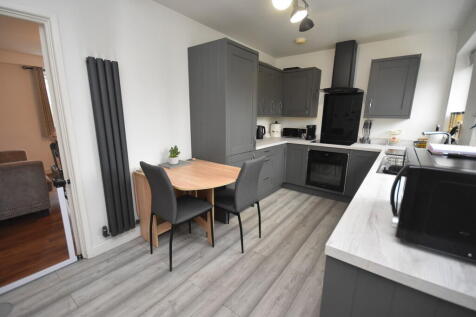Kitchen/Breakfast...