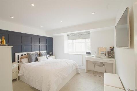 BEDROOM.jpg