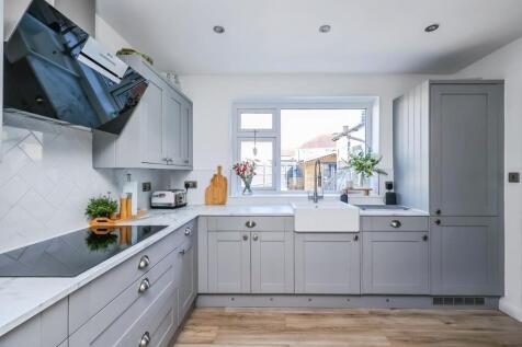 Fitted Kitchen