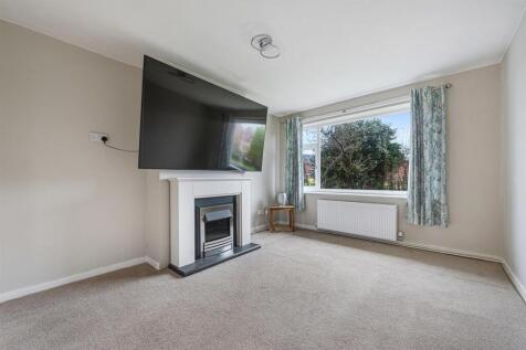 Lounge opening to