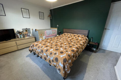 Bedroom 1a.JPG