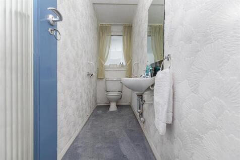 Bramleys Estate Agents - Pinfold Lane - Fixby (21)