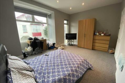 5 Bedroom Terraced in PL4 6HX