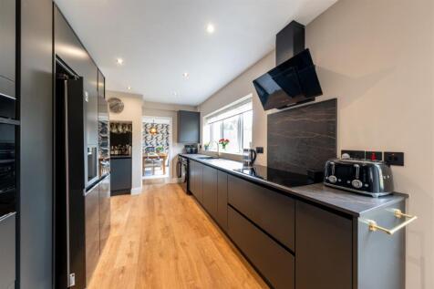 4 Brookside-001.jpg