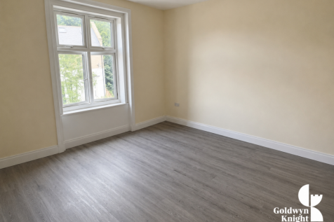 A beautifully renovated one-bedroom apartment in Woolwich, SE18, finished to a high standard throughout. Offering a bright reception room, a contemporary fitted kitchen, a stylish shower room and neut