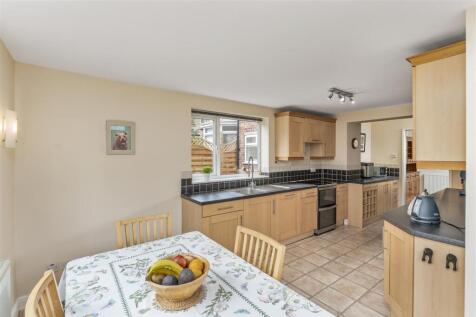 5 Elizabeth Rise, Banbury-10.jpg