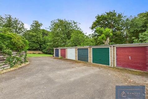 Single garage en-...