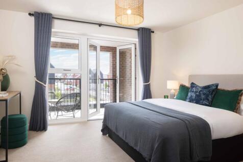 Marsworth House main bedroom balcony