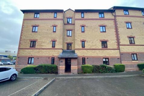 Available July A well presented top floor flat in a fantastic location less than 1/2 mile from Temple Meads station and less than 1 mile from the City centre, with the added benefit of an allocated pa